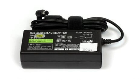 KAMPAGNE VARE, Sony-Fujitsu 58W 19.5V 3A strømforsyning med 6.5mm x 4.5mm - Kompatibel