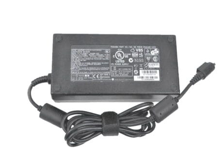 Kampagne vare, Toshiba 180W 19V 9.5A strømforsyning med 5.5mm x 2.5mm stik - Kompatibel
