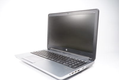 - HP ProBook 655 G1 | AMD A4-4300m 2.5Ghz / 4GB RAM / 128GB SSD | 15" FHD / Bronze stand - Grøn Computer - Genbrugt IT med omtanke - DSC01946 1 1 scaled