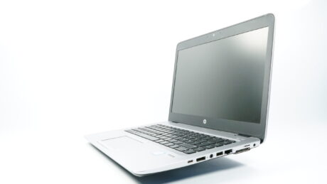 HP EliteBook 840 G3 - i5-6200u 2.3Ghz - 8GB RAM - 256GB NVMe - 14" FHD - Bronze stand