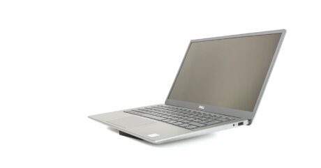 Dell Latitude 3301 | i7-8565U 1.80GHz | 8GB RAM / 256GB NVME / 13" FHD / Guld stand