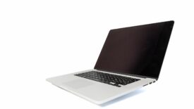 MACBOOK PRO A1398 MID-2015 - i7-4770HQ 2.20GHz - 16GB RAM - 512GB SSD - 15" 2880x1800 Retina - Sølv stand
