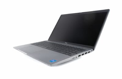 Dell Latitude 5520 | i5-1135G7 2.4GHz / 8GB RAM | 256GB NVMe / 15" FHD / Bronze stand