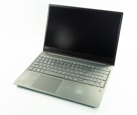 Lenovo IdeaPad 720s-15ikb - i5-7300HQ 2.5GHz - 8GB RAM - 256GB NVME - 15" FHD - Geforce GTX 1050 Ti