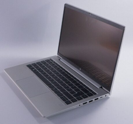 HP Elitebook 645 G9 - AMD Ryzen 5 5625U 2.3GHz - 16GB RAM - 256GB NVMe - 14" FHD - Guld stand