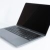 MacBook Pro 13" (2020) Space Gray - Apple M1 3.2 GHz 8 core - 16GB RAM - 256GB NVME - 13" - 2560x1600  - Sølv stand