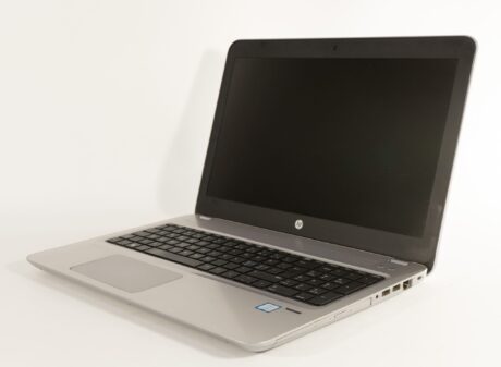 HP ProBook 450 G4 - i7-7500U 2.7GHz - 8GB RAM - 256GB SSD - 15" FHD  - Sølv stand