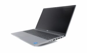 Dell Latitude 5520 - i5-1135G7 2.4GHz - 8GB RAM - 256GB NVMe - 15" FHD - Sølv stand