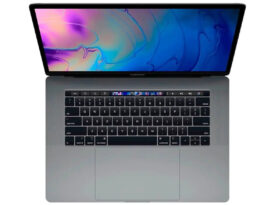 Apple MacBook Pro 15(2017) i7-7920HQ 16 GB 512GB Sølv - Bronze stand