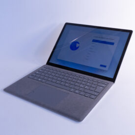 Microsoft Surface Laptop 3 Silver - i5-1035G7 1.2GHz - 16GB RAM - 256GB NVMe - 13.5" 2256x1504 Touch - Guld stand