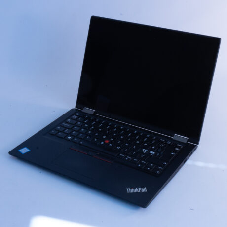 Lenovo ThinkPad X390 Yoga - i5-8265u 1.6GHz - 16GB RAM - 256GB NVME - 13" FHD - Sølv stand