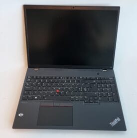 Lenovo ThinkPad T16 G1 - i5-1235u 1.3GHz - 16GB RAM - 256GB NVMe - 16" IPS 1920x1200 - WIN 11 - Sølv stand
