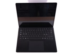 Microsoft Surface Laptop 4 Black - i7-1185G7 3.0GHz - 16GB RAM - 256GB NVMe - 13.5" 2256x1504 Touch - Bronze stand