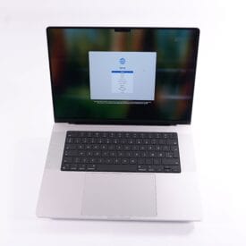 MacBook Pro 16.2" (2021) Silver - M1 MAX 10-Core - 32GB RAM - 1TB NVME - GPU 32-Core - 3456X2234 - Sølv stand
