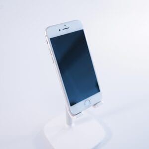 iPhone 8 - 64GB Silver - Sølv stand