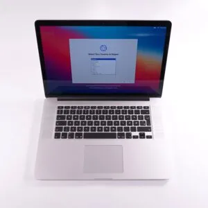 MACBOOK PRO A1398 MID-2015 - i7-4770HQ 2.20GHz - 16GB RAM - 512GB SSD - 15" 2880x1800 Retina - Guld stand